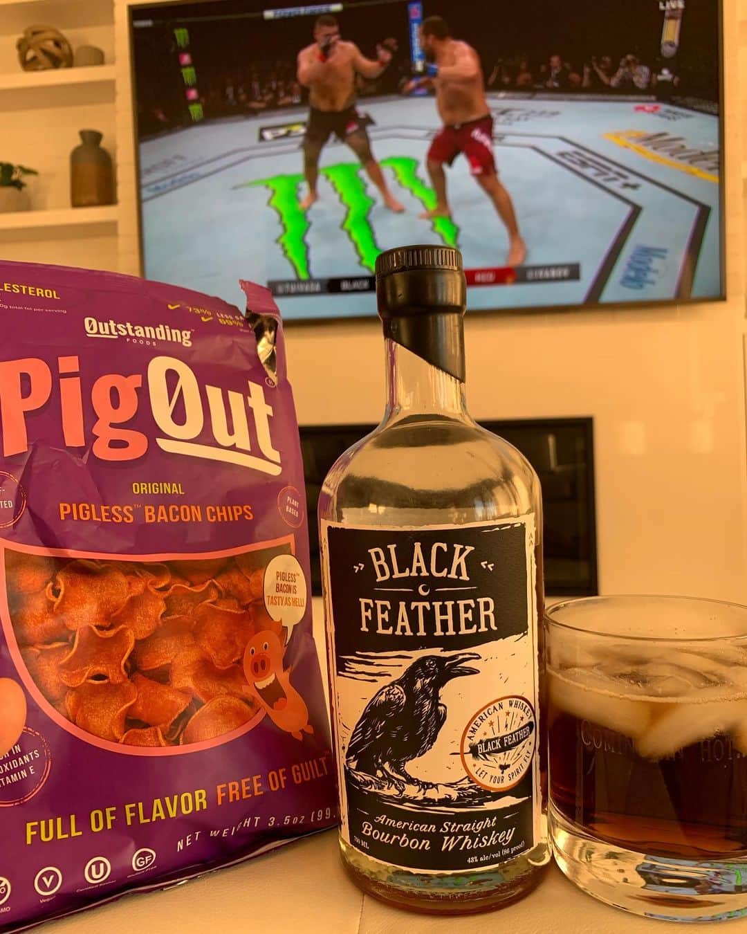 ロブ・ディアデックのインスタグラム：「It’s a @dyrdekmachine portfolio extravaganza tonight... These @outstandingfoods PigOut chips go perfectly with a @blackfeatherwhiskey Black & Black. Although we primarily build companies from the pre revenue stage, we also have a minority stake in the @ufc, so tonight it’s a trifecta! #doordier #manufacturingamazing」