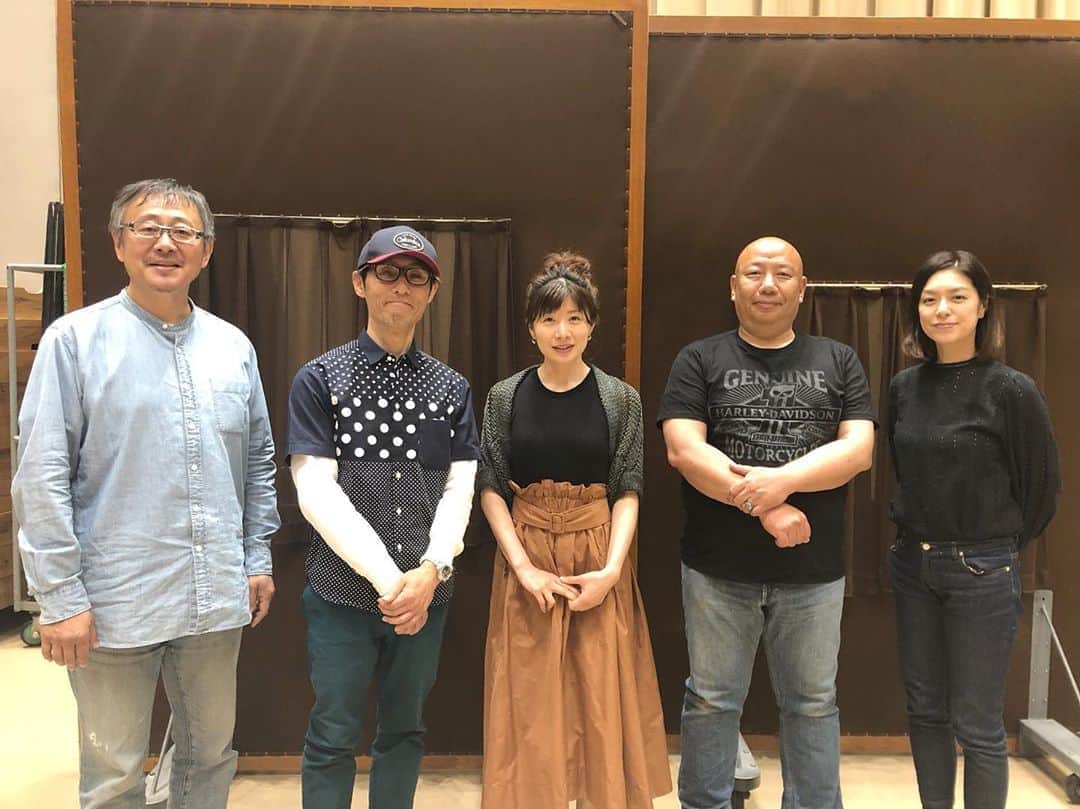 加藤紀子のインスタグラム：「この後日曜 お昼0時15分からは NHK-FM「トーキングウィズ松尾堂」 今日は『キャンピングカーライフを楽しむ』をテーマに シャ乱Q・ミュージシャン…まことさん、フリーアナウンサー…富永美樹さん、キャンピングカー・ジャーナリスト…渡部竜生さんにお話を伺います。  そして13時55分からは TOKYO-FM「ルノーサンデーボヤージュ」 どちらもお時間合う方是非お付き合いください！ #トーキングウィズ松尾堂  #nhkfm #ルノーサンデーボヤージュ  #tokyofm」