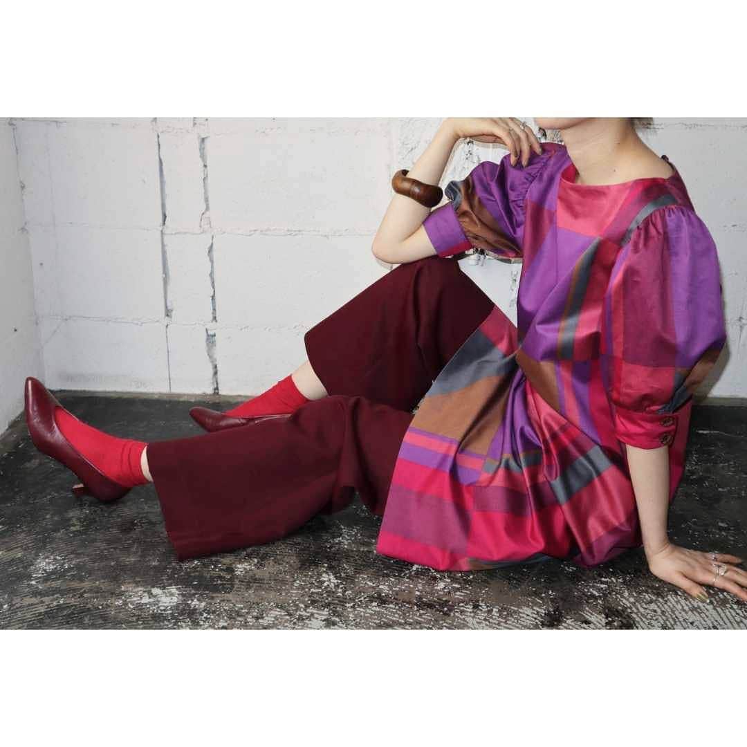 吉祥寺 古着屋 Orfeoのインスタグラム：「Vintage Panel Dress  #Orfeo #Kichijoji #Tokyo #vintage #used #fashion #coodinate #outfits #オルフェオ #吉祥寺 #東京 #古着 #古着屋#ヴィンテージ #ユーズド #ファッション #コーディネート  掲載商品のお問い合わせはメールにて承っております。コメント、DMでのお問い合わせは受け付けておりませんのでご了承ください。」