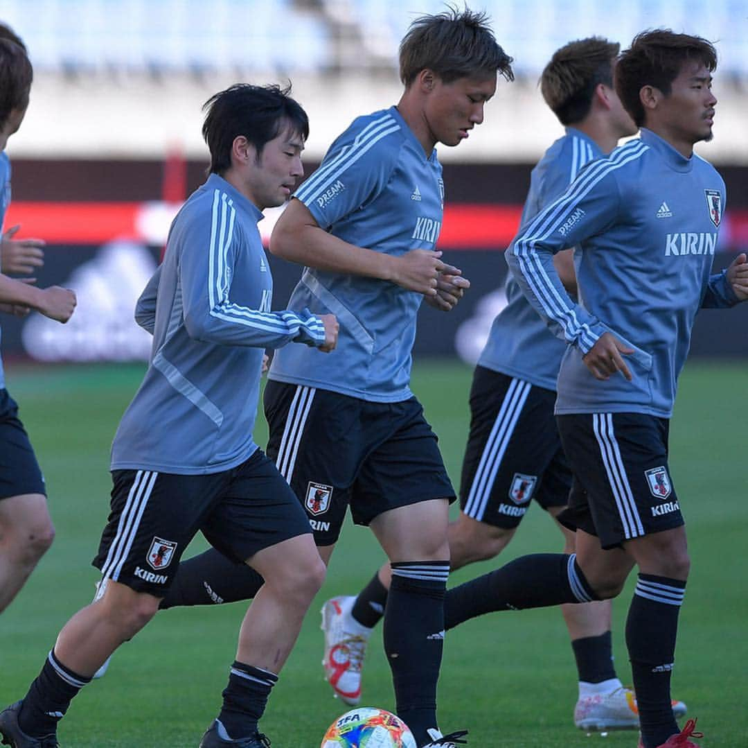 ゲキサカさんのインスタグラム写真 - (ゲキサカInstagram)「結果残してW杯予選へ! 森保Jは3バック&メンバー変更でエルサルバドル戦に臨む  #日本代表 #daihyo #samuraiblue #🇯🇵 #キリンチャレンジカップ #森保ジャパン #japan #サッカー #soccer #football #gekisaka #ゲキサカ ©︎KokiNagahama #エルサルバドル #🇸🇻」6月9日 12時26分 - gekisaka