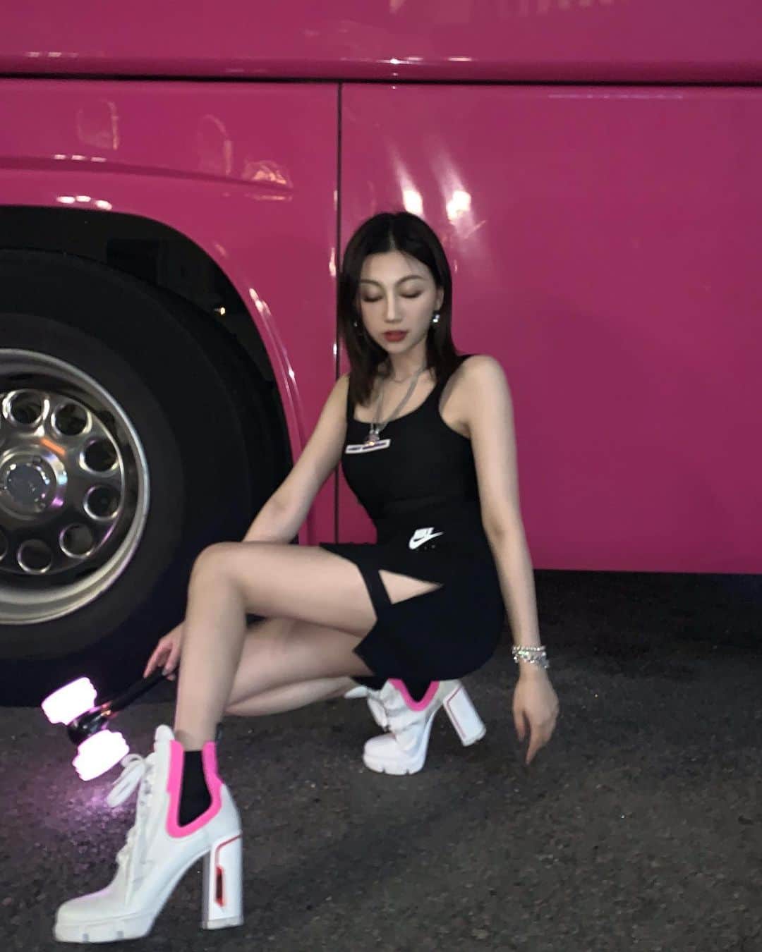 チン・インヒのインスタグラム：「🖤💖」