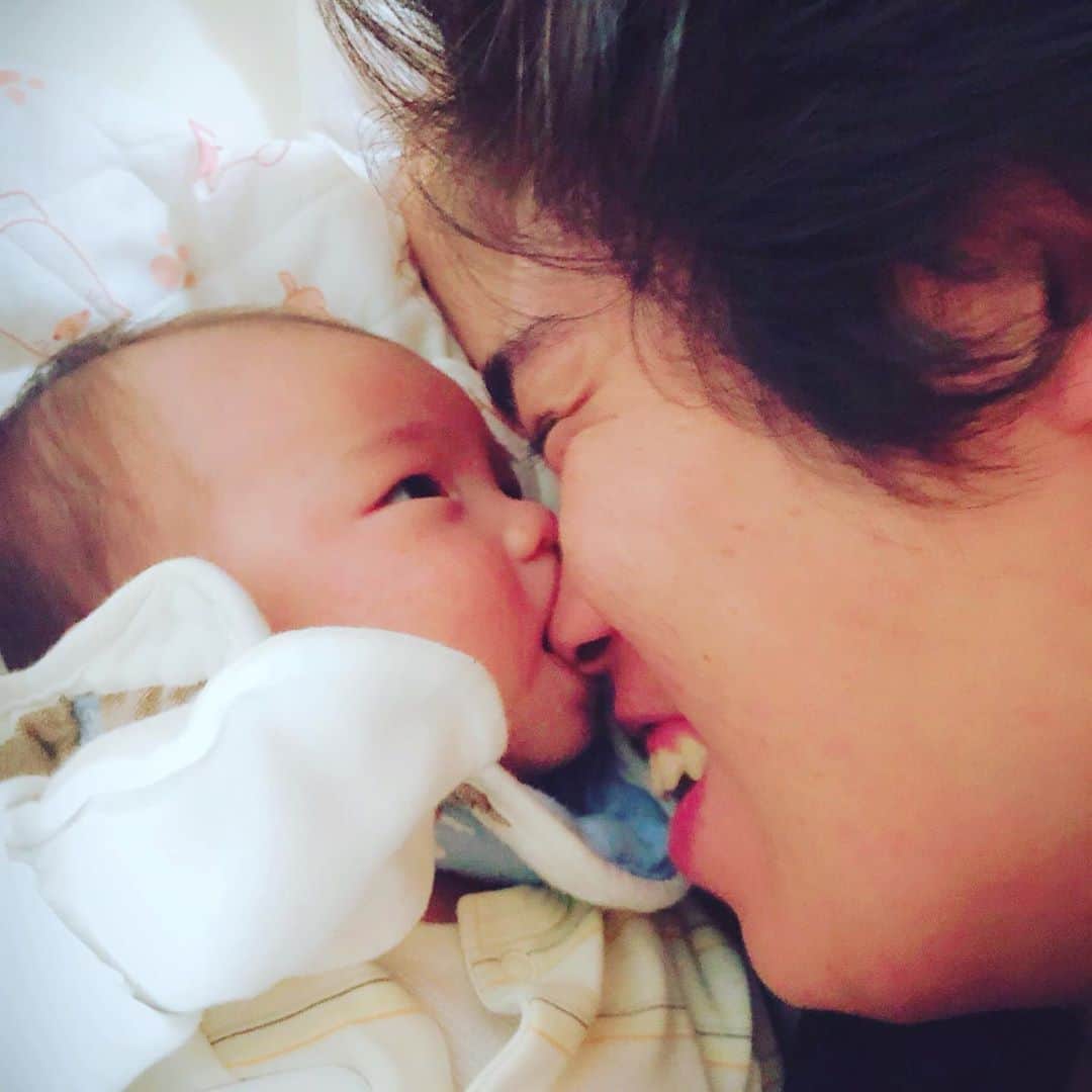 成田童夢さんのインスタグラム写真 - (成田童夢Instagram)「鼻カプされたฅ(º ﾛ º ฅ)  #こどものいる暮らし  #鼻かぷ  #今朝のできごと  #パパと息子  #成田童夢  #今日の童夢さん」6月9日 12時43分 - narita_dome