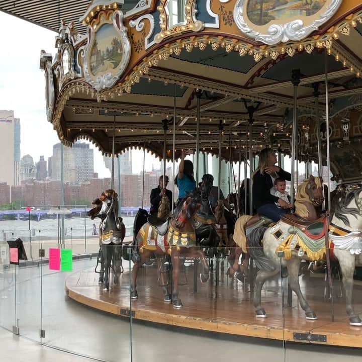 上杉洋史のインスタグラム：「Merry-Go-Round. #dumbo #dumbobrooklyn #merrygoround #nyc」