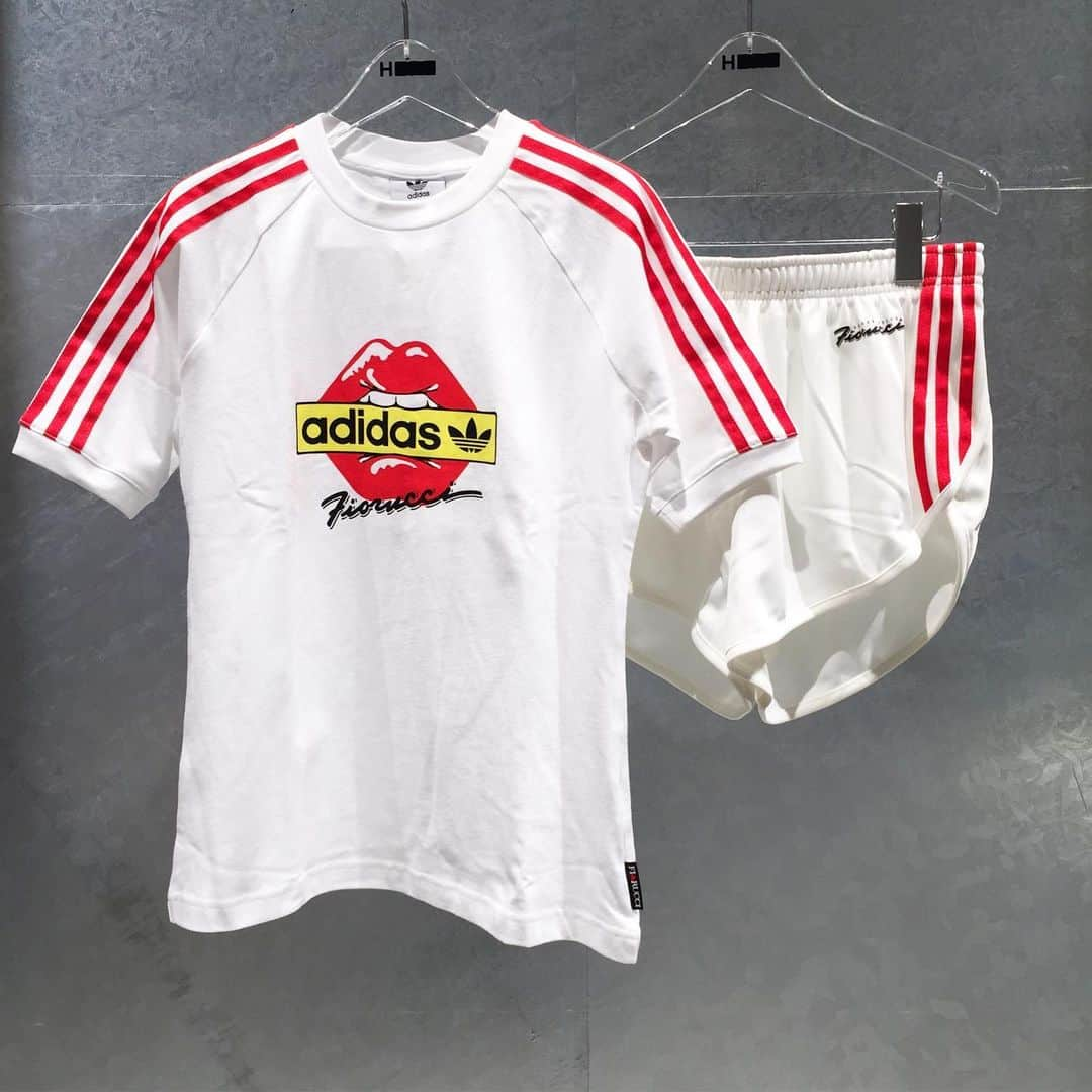 H BEAUTY&YOUTHさんのインスタグラム写真 - (H BEAUTY&YOUTHInstagram)「＜adidas Originals by Fiorucci＞ kiss tee ¥8,490-(+tax) vintage short ¥6,990-(+tax)  #H_beautyandyouth @h_beautyandyouth  #BEAUTYANDYOUTH #Unitedarrows #adidasoriginalsbyfiorucci #adidas #adidasoriginals #fiorucci」6月9日 12時37分 - h_beautyandyouth