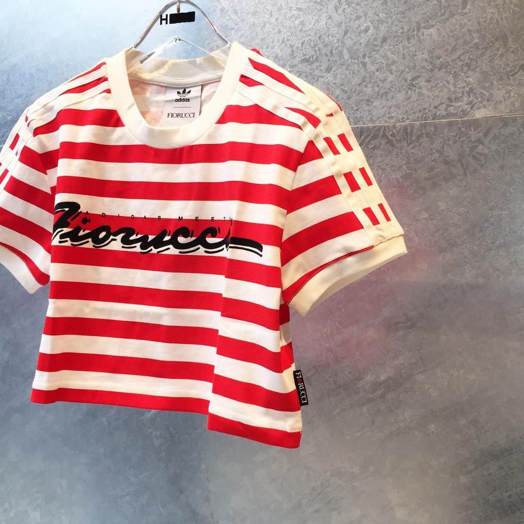 H BEAUTY&YOUTHさんのインスタグラム写真 - (H BEAUTY&YOUTHInstagram)「＜adidas Originals by Fiorucci＞ border crop tee ¥6,690-(+tax)  #H_beautyandyouth @h_beautyandyouth  #BEAUTYANDYOUTH #Unitedarrows #adidasoriginalsbyfiorucci #adidas #adidasoriginals #fiorucci」6月9日 12時39分 - h_beautyandyouth