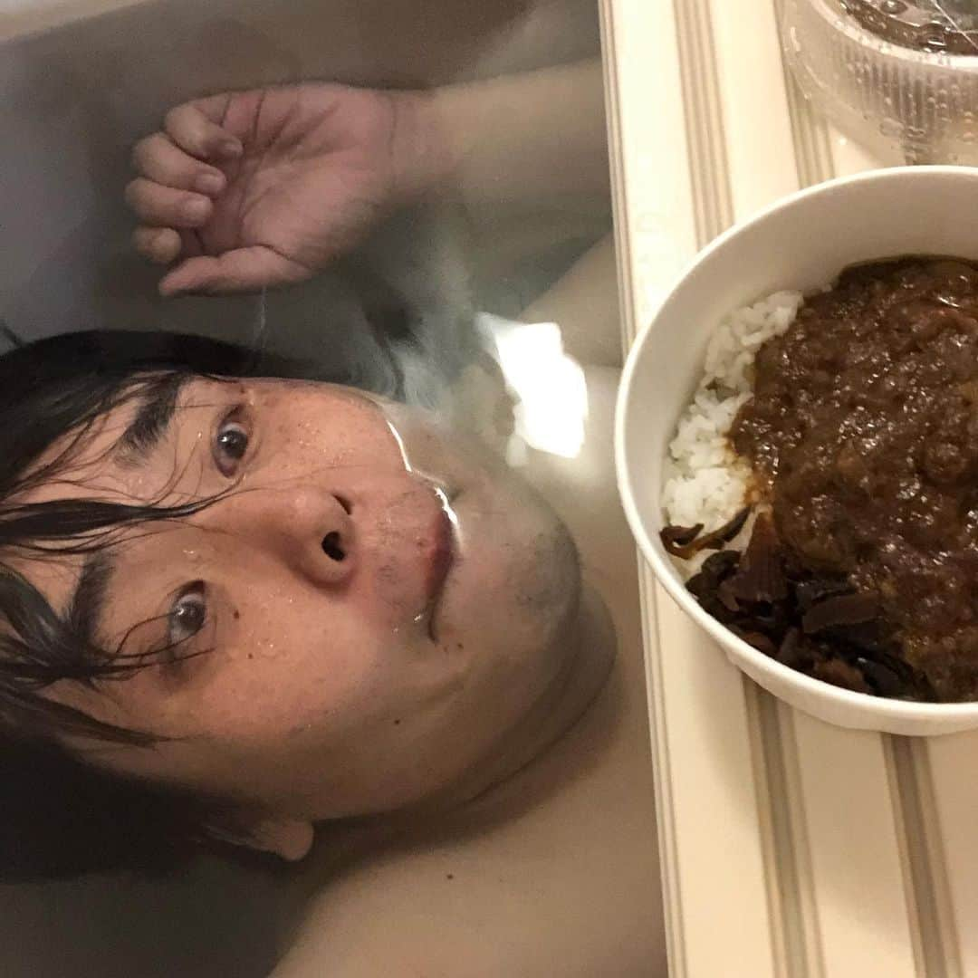 ガリガリガリクソンさんのインスタグラム写真 - (ガリガリガリクソンInstagram)「皆さま、今年も水風呂めしの季節がやってまいりました」6月9日 12時45分 - gg_galixon