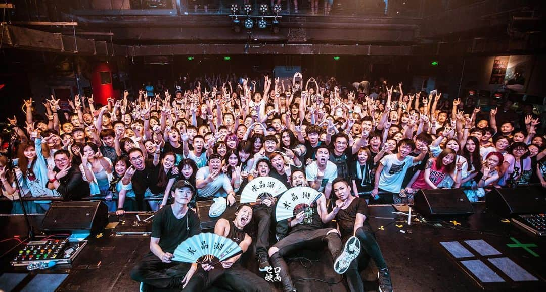 Crystal Lakeさんのインスタグラム写真 - (Crystal LakeInstagram)「THANK YOU BEIJING, CHINA LAST NIGHT! It was great sold out show! We’ll be back really soon. Thanks a lot!  Photo: @seroisland  #CrystalLake #HELIX #China」6月9日 13時07分 - crystallake777