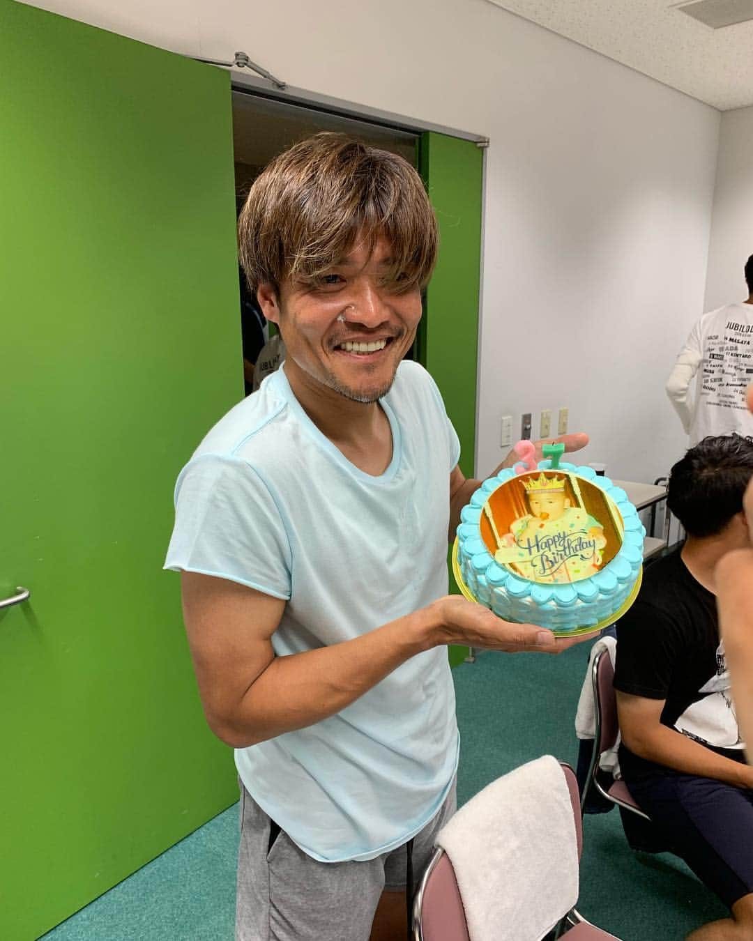 藤川虎太朗のインスタグラム：「嘉人さん誕生日おめでとです^_^ #福岡人」