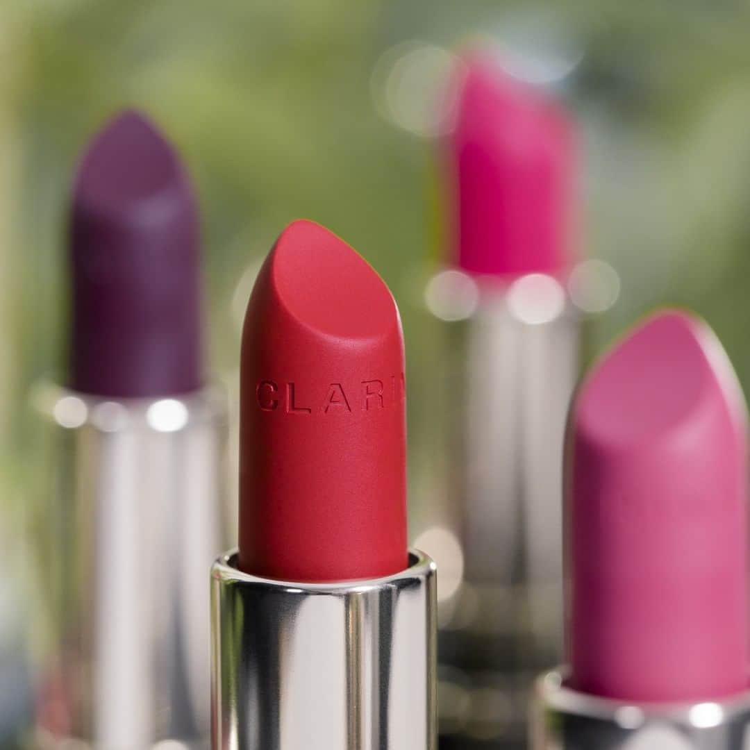 ClarinsUKさんのインスタグラム写真 - (ClarinsUKInstagram)「For Sunday brunches: lipstick that doesn't budge. #JoliRougeVelvet #ClarinsMakeUp」6月9日 18時40分 - clarinsuk