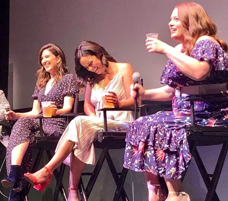 ローレン・アッシュさんのインスタグラム写真 - (ローレン・アッシュInstagram)「Had an absolute TIME with the magnificent @melissafumero and @darcycarden tonight at our @atxfestival panel!!」6月9日 13時10分 - laurenelizabethash