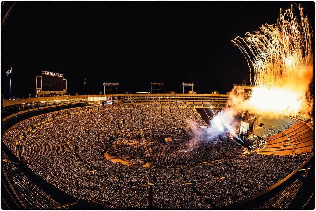 ポール・マッカートニーさんのインスタグラム写真 - (ポール・マッカートニーInstagram)「Explosive night at Lambeau #freshenuptour」6月9日 13時56分 - paulmccartney