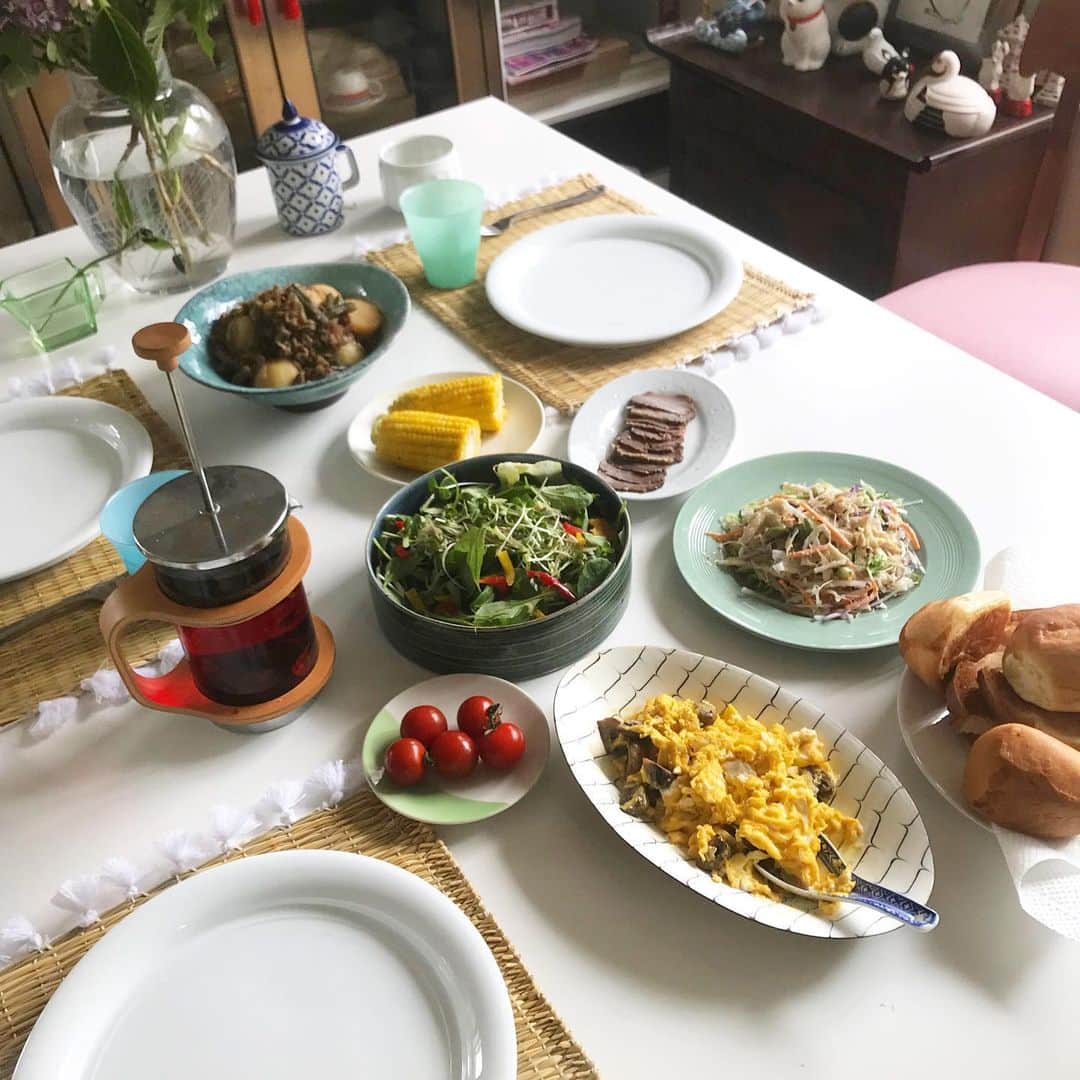 丸山敬太さんのインスタグラム写真 - (丸山敬太Instagram)「パンに肉じゃがとか。  美味しいよね。」6月9日 14時17分 - keitamaruyama