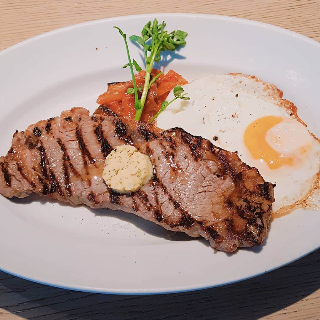 長江愛美のグルメインスタ