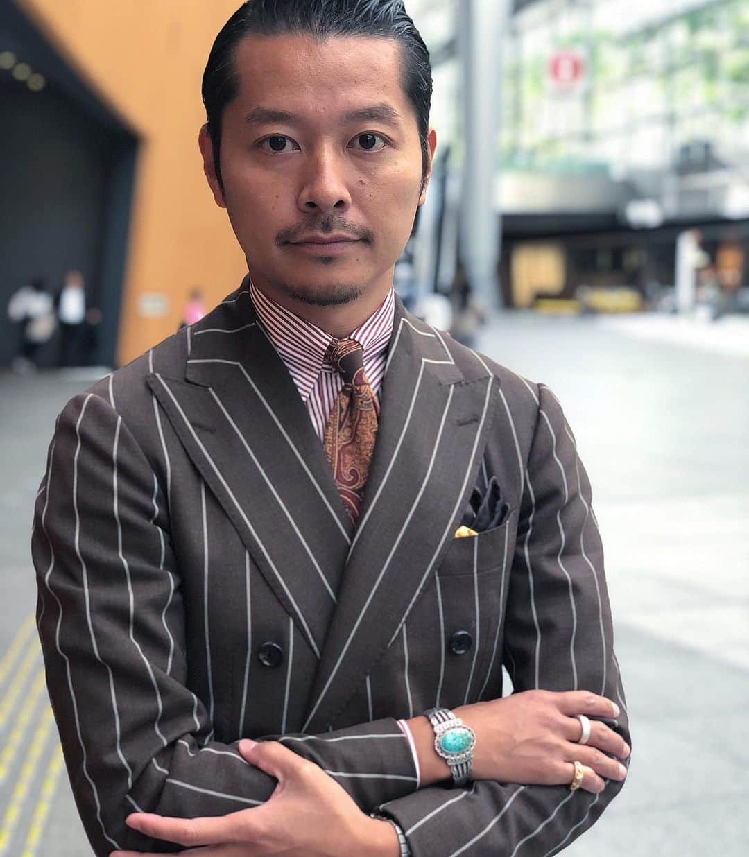 高田朋佳さんのインスタグラム写真 - (高田朋佳Instagram)「“one day, with a brown striped suit...” ———————————————————————— #fashion #mensfashion #menswear #mnswr #mensstreetstyle #streetstyle #streetfashion #menwithstyle #menwithclass #menwithstreetstyle  #classicstyle #mensclothing #vintage #vintagefashion #vintagestyle #newclassic  #modernclassic」6月9日 14時21分 - tomoyoshi_takada