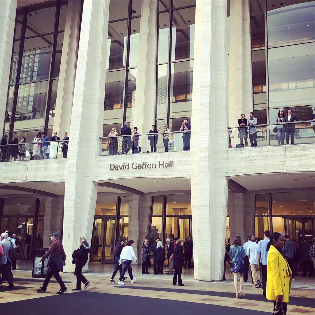 上杉洋史のインスタグラム：「David Geffen Hall. #davidgeffenhall #nyc #newyorkphillharmonic」