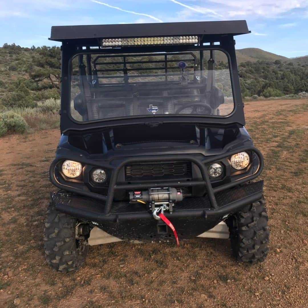 ストーン・コールド・スティーブ・オースチンのインスタグラム：「Buck the Mule.  Parts Unknown, NV #muleprofxt @kawasakiusa  @uvcpowersports」