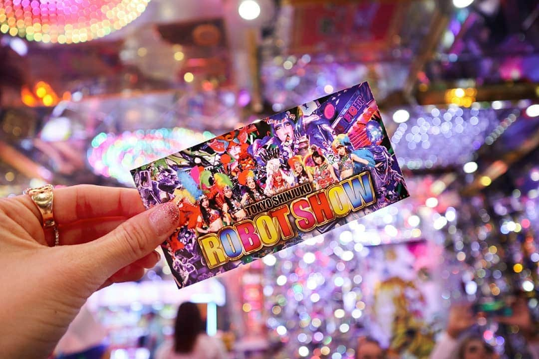 吉松育美さんのインスタグラム写真 - (吉松育美Instagram)「. We went to "Robot Restaurant" where I think we can find all foreigners in Tokyo. Hahahaha . Everything is super bright!!!!!!!!!! Very interesting place. More on next post.⏩⏩⏩ . . 新宿歌舞伎町にある #ロボットレストラン へ🙌 終始開いた口が塞がらないショーと空間でした👀👀👀👄👄👄👄💥💥💥🙉🙉🙉 . チケットも内装もギラギラ✨ . ショーの終わりはアイドルみたいな子が出てきてコンサートでよく見るライトを振って応援✨✨✨🙌 色々 #初体験 でした✨ . . #travel #photography #japan #travelphotography #photooftheday #robotrestaurant #travelgram #外国人 #歌舞伎町 #Tokyo #tokyostation #bestlocations #bestlocationever #epicpictures #photographyislifestyle #justshootit  #justgoshoots #canoneosm100 #eosm100  #tokyogram #japanphotos #japanphotograph #tokyosnap #tokyotokyo #ロボットカフェ #robotrestaurant #robotcafe」6月9日 14時56分 - ikumiyoshimatsu