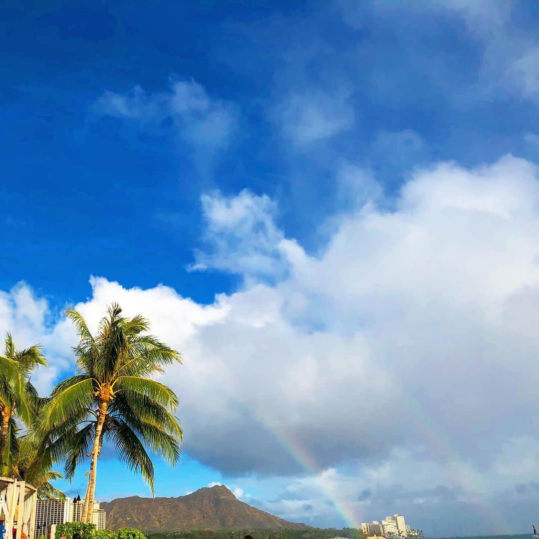 渡辺美優紀さんのインスタグラム写真 - (渡辺美優紀Instagram)「. 旅行中見れた虹..🌈🧡 #虹 #rainbow #hawaii」6月9日 15時03分 - miyukichan919