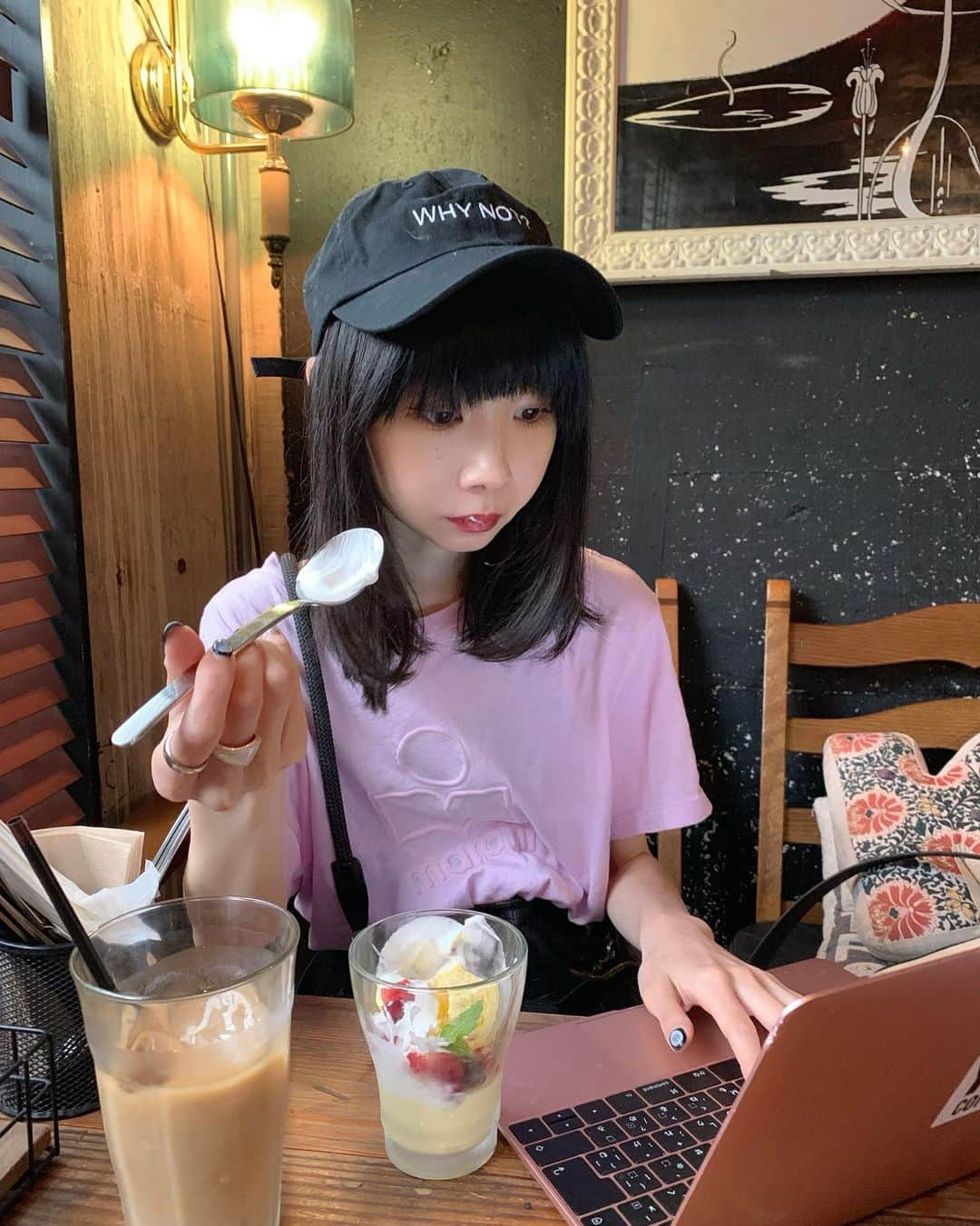 老月ミカさんのインスタグラム写真 - (老月ミカInstagram)「SNSに飽きている🍦」6月9日 15時24分 - oreo.oreo.m