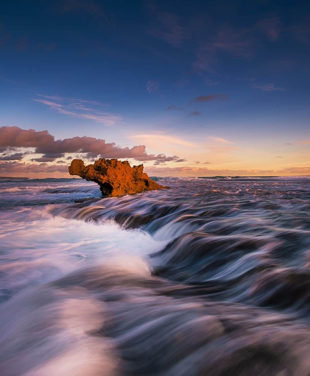 Nikon Australiaさんのインスタグラム写真 - (Nikon AustraliaInstagram)「"Dragon head at Rye in Victoria has become such a popular spot for photographers. For me, it's all about experimentation and capturing it under different conditions. In this case, the high tide worked out well as if the dragon is surfing on the roaring waves - a demonstration of the power and immensity of the ocean." - @elleidau  Camera: Nikon D750 Lens: NIKKOR AF-S 20mm f/1.8G ED  Settings: ISO 100 | f/7.1| 1/10s  #MyNikonLife #Nikon #NikonAustralia #NikonTop #Photography #DSLR #LandscapePhotography #WaterPhotography #DiscoverAustralia #DragonsHead #DiscoverVictoria」6月9日 15時30分 - nikonaustralia