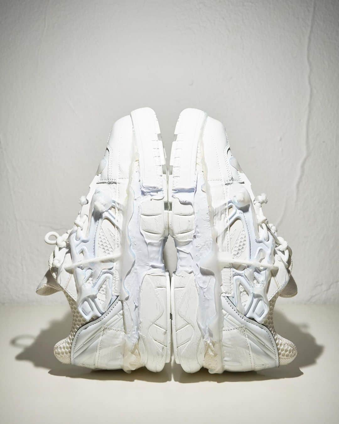 Maison Margielaさんのインスタグラム写真 - (Maison MargielaInstagram)「#MaisonMargiela FW19 Pre-Collection #Fusion sneakers 📸@t.h.hauser」6月9日 15時37分 - maisonmargiela