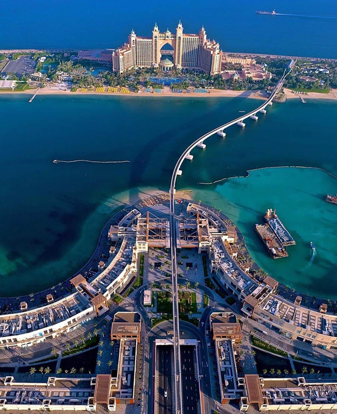 ドバイのインスタグラム：「Atlantis The Palm Jumierah #Dubai 📷:@iamdocgelo」