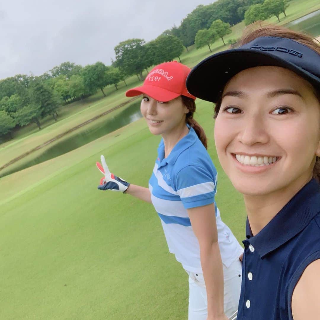 森下千里のインスタグラム：「毎回、真剣勝負してるけど、 ほんと、強い😂😂😂 今回もひーひーでした⛳️ . .  真剣にやるって、ほんとに気持ちいい。 楽しいゴルフもいいけど、 こういう勝負の大切さ、感じる。 . . #golf #勝負 #あいちゃん #今回も強い #連続パー #崩れない #beautiful #気持ちいい日 #ゴルフ日和」