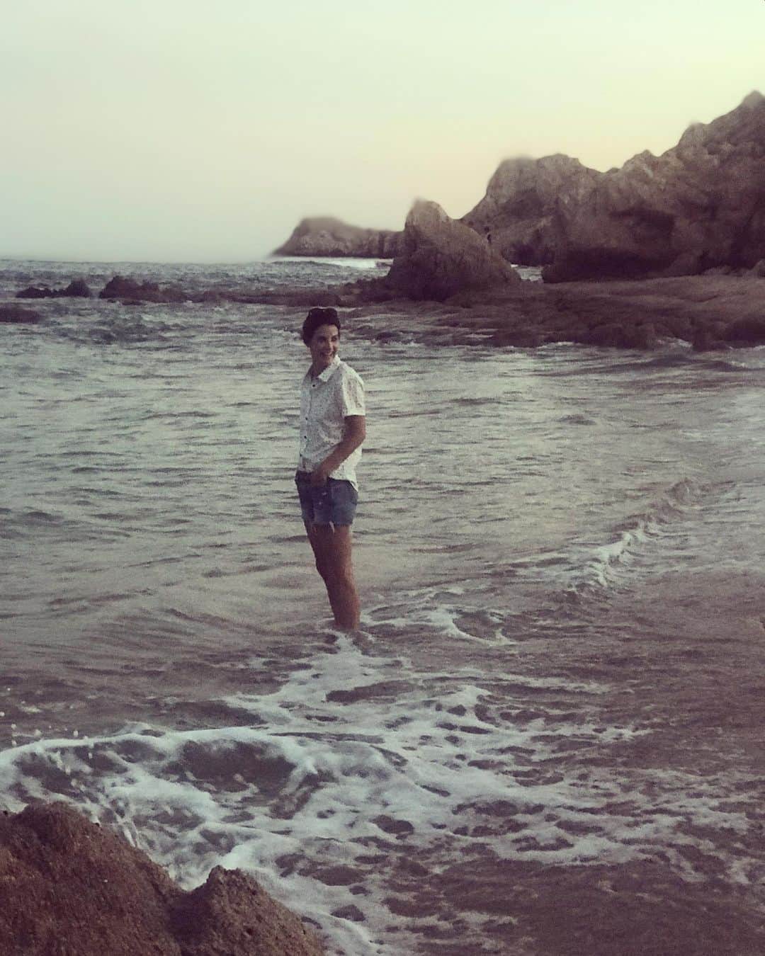 コビー・スマルダーズのインスタグラム：「Being in the ocean is my happy place. It’s #worldoceanday today, find out the ways you can help preserve our seas at @oceana」