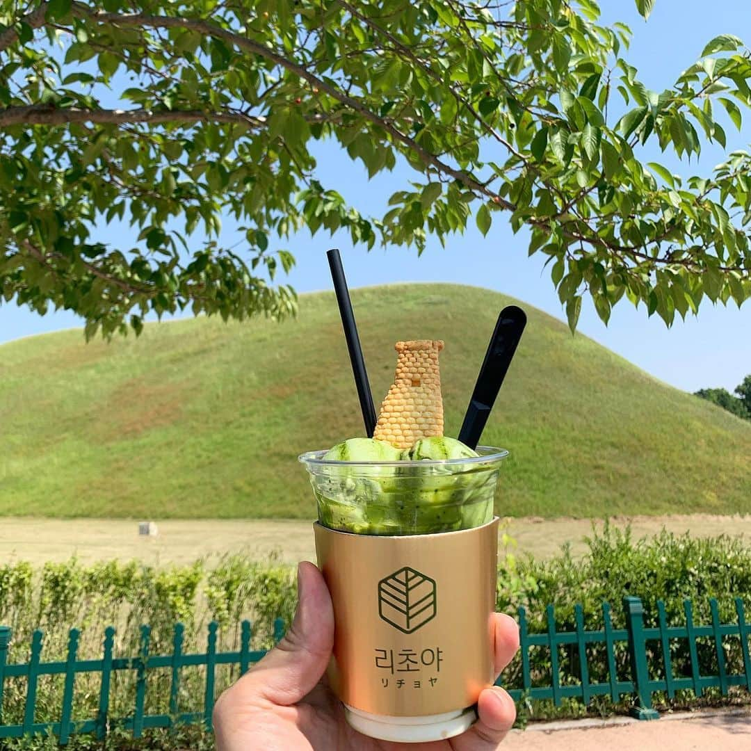 ペク・ミニョンさんのインスタグラム写真 - (ペク・ミニョンInstagram)「I love green tea 🍵 ice cream🍦」6月9日 15時48分 - minhyun_112