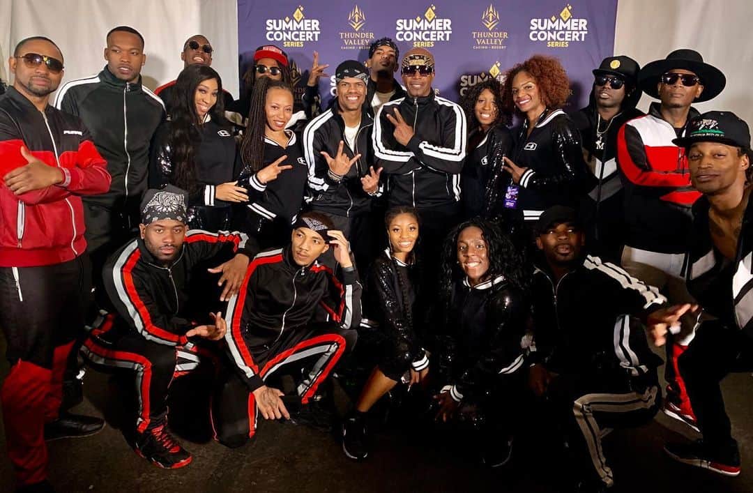 MCハマーのインスタグラム：「#HammerTribe 🔥🔥🔥🔥 burnt that stage down !!!!! 💃🏿🕺🏿💃🏿🕺🏿💃🏿🕺🏿💃🏿🕺🏿💃🏿🕺🏿💃🏿🔈🔈🔈🔈🔈🔈🔈🔈🔈🔈⛽️⛽️⛽️⛽️⛽️⛽️⛽️⛽️⛽️⛽️」