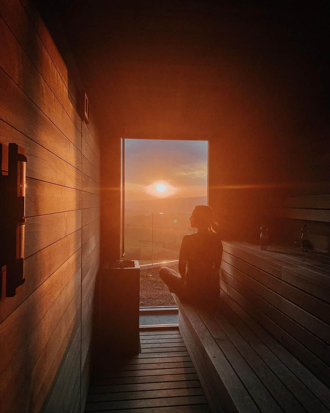 植野有砂さんのインスタグラム写真 - (植野有砂Instagram)「The most beautiful sauna moment 🥺💓 at @roxanich_hotel wellness 🧖‍♀️ロサニッチ(またカタカナ分からない)ホテルのサウナが最高すぎて毎日入ってる😭🙌🏻気づけば今日でクロアチア最終日！いつも通りインスタ追いつかないw1ヶ月のヨーロッパ滞在、インスタは2ヶ月になりそう😂 #shareistria #croatia @shareistria @visitistria #クロアチア」6月9日 16時06分 - alisaueno