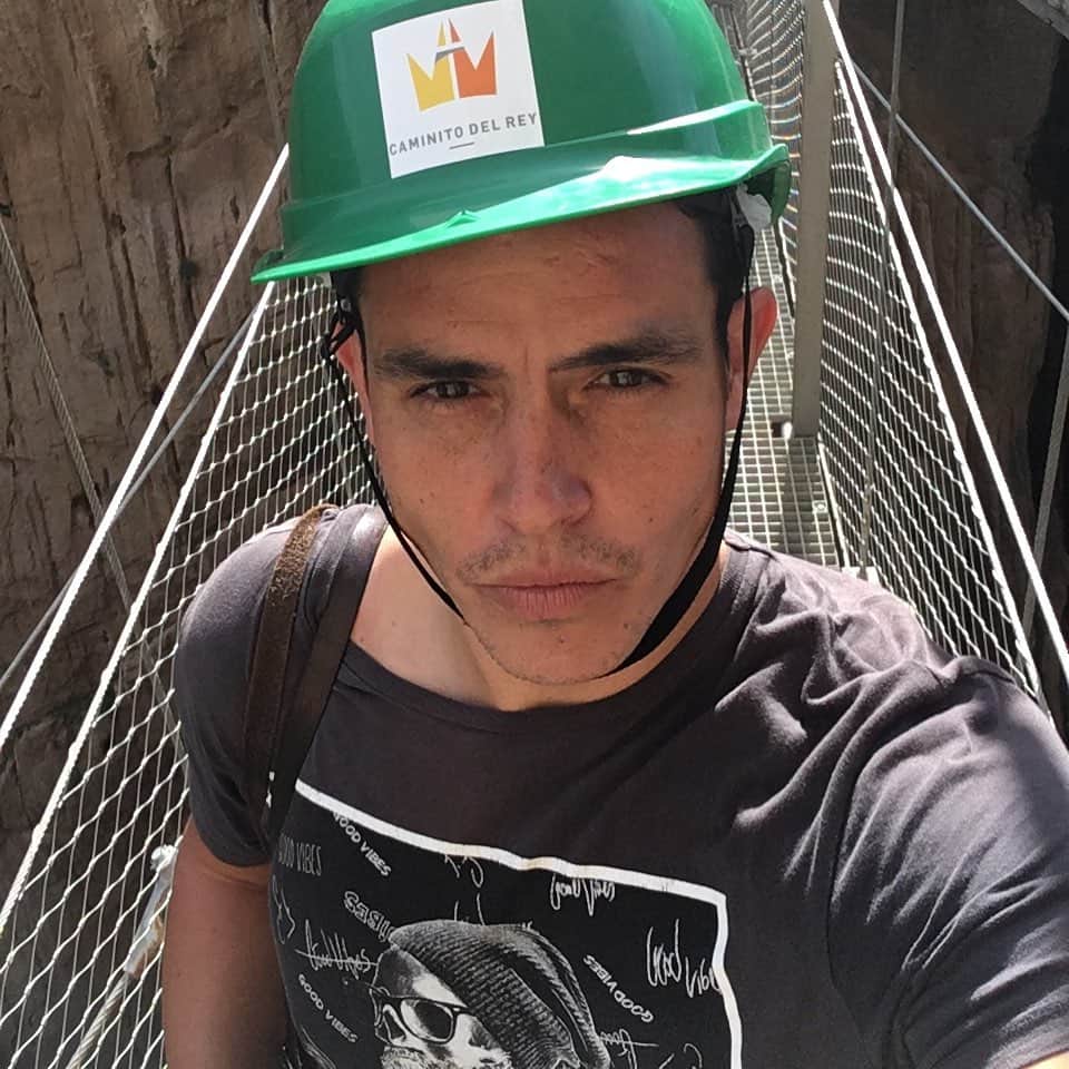ハイメ・ヒメネスのインスタグラム：「@caminitodelrey 👑🥾🌲🐿⛰#sitiosmagicos #quemecaigo #recuerdos #senderismo #valdepeñerosporelmundo」