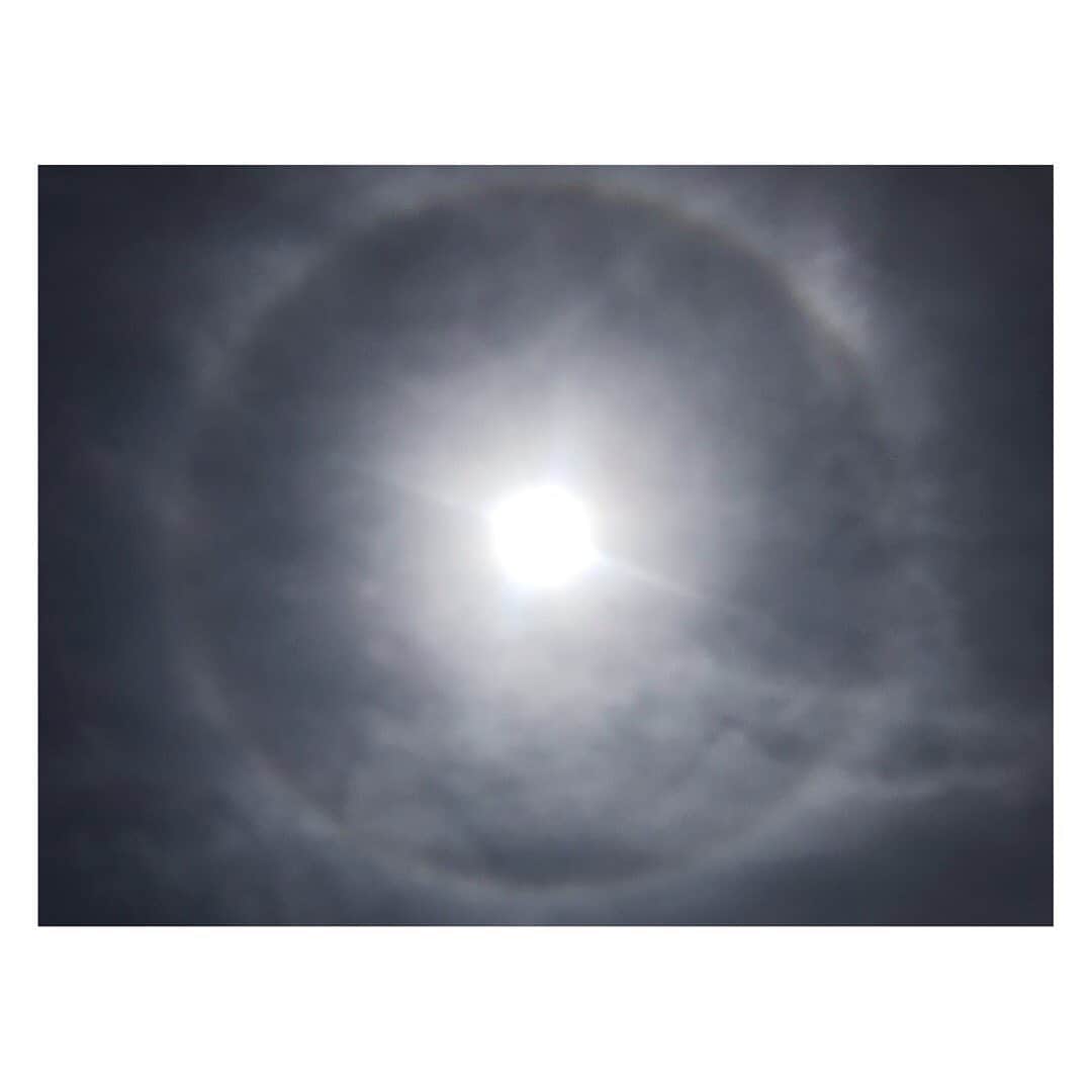 田中皓子さんのインスタグラム写真 - (田中皓子Instagram)「. 自然ってすごいなと思った瞬間  太陽の周りに虹色の環ができてた」6月9日 16時38分 - kouko_0616