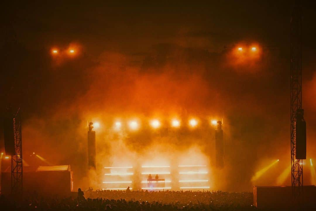 Disclosureさんのインスタグラム写真 - (DisclosureInstagram)「Woooah! @parklife_festival that was next level amazing! 😵 Thank you all for being there & to our incredible team who put it all together x ♥️🇬🇧 📸 - @ronanpark」6月10日 3時46分 - disclosure