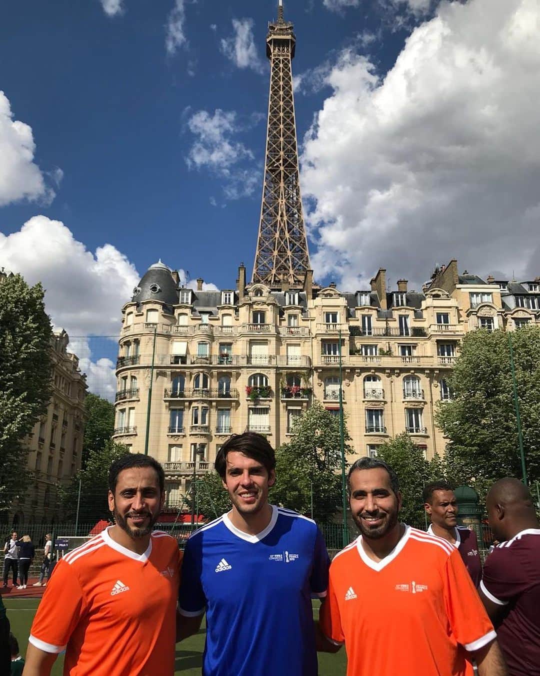 サーミー・アル＝ジャービルのインスタグラム：「With my friends @kaka @imran_aljasmi during the 69th FIFA Congress2019 @pari #paris #torreeiffel #myparis #womanwordcup2019 #fifa2019 #fifawomansworldcup2019 #france」