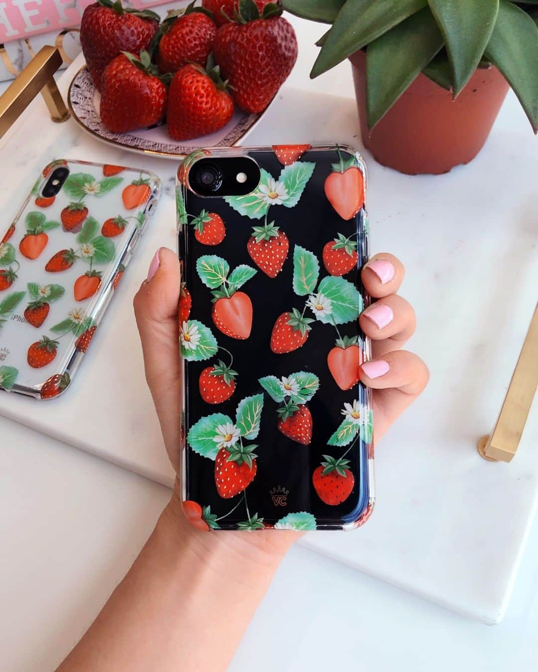 VELVETCAVIARさんのインスタグラム写真 - (VELVETCAVIARInstagram)「We are berry in love with our new Strawberry Fields Case. 🍓 Shown on a black iPhone 7 Case. Available for iPhone and Samsung. Get yours @velvetcaviar. #velvetcaviar ⠀⠀⠀⠀⠀⠀⠀⠀⠀ ⠀⠀⠀⠀⠀⠀⠀⠀⠀ What color phone do you have? 📱 Comment below 👇」6月10日 3時00分 - velvetcaviar