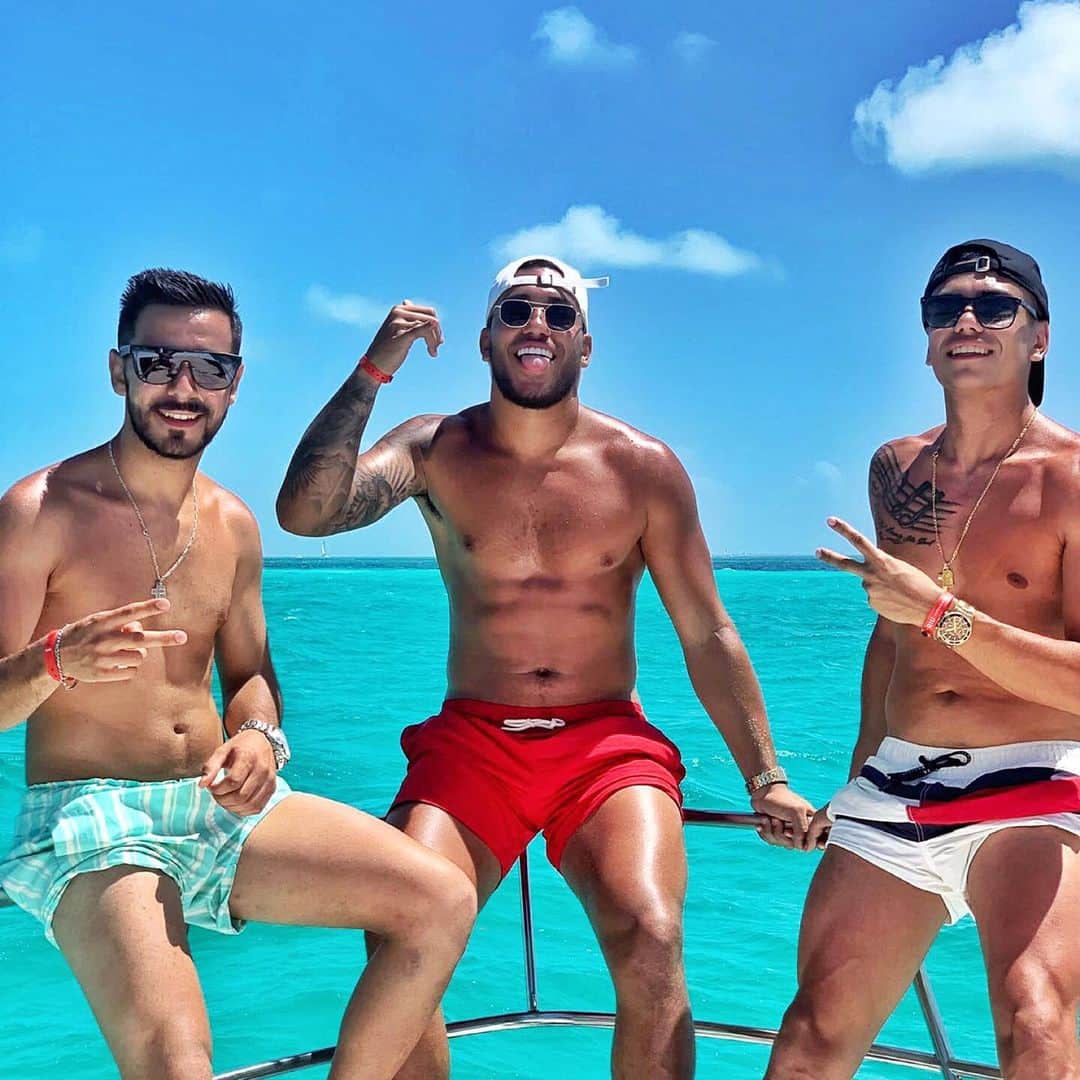 ルベン・ヴェソのインスタグラム：「Las cosas buenas que la vida tiene 😎😝🤙🏽」