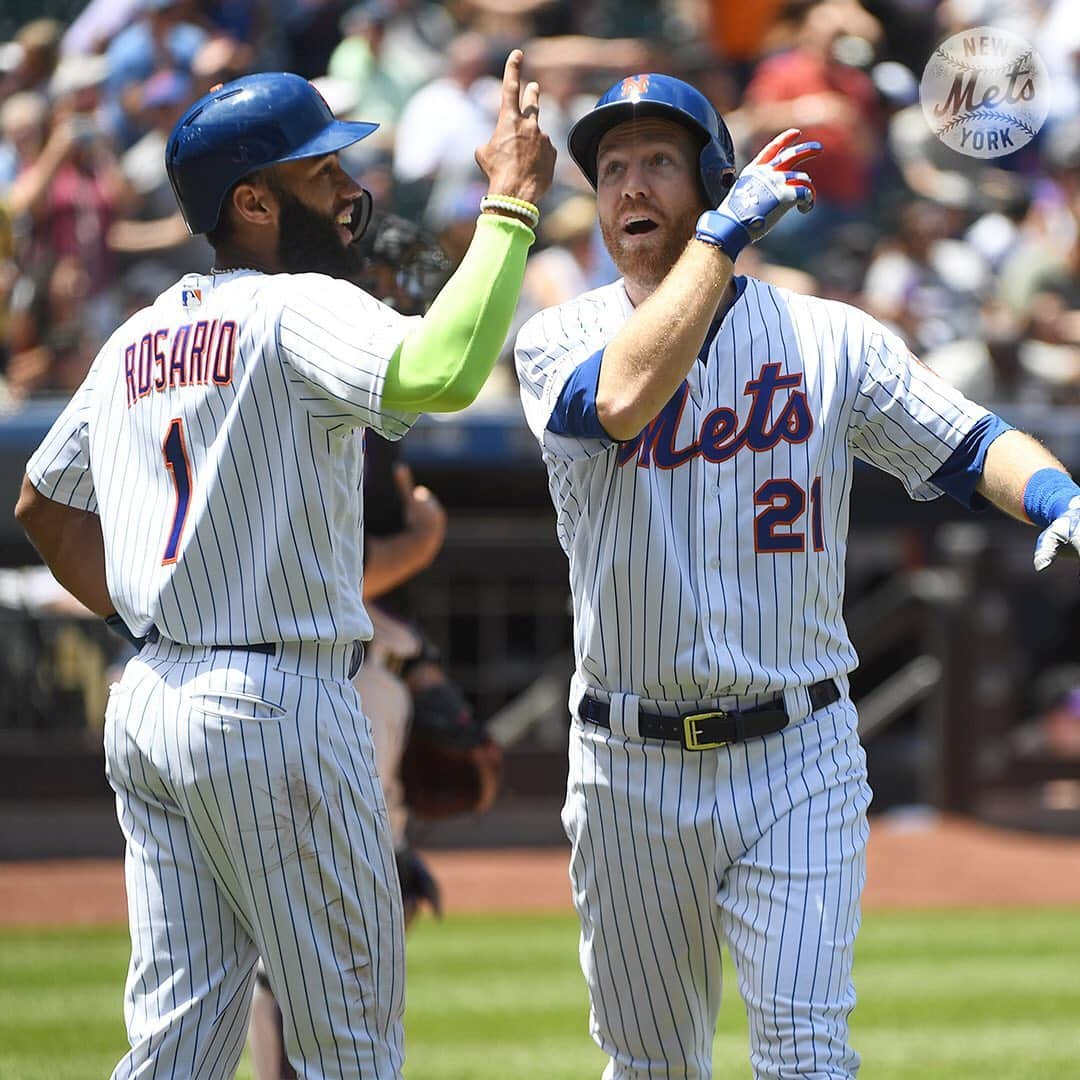 ニューヨーク・メッツさんのインスタグラム写真 - (ニューヨーク・メッツInstagram)「Come for the homer, stay for the bat flip. 🤙 #RaiseTheApple🍎 #Mets #LGM」6月10日 3時05分 - mets