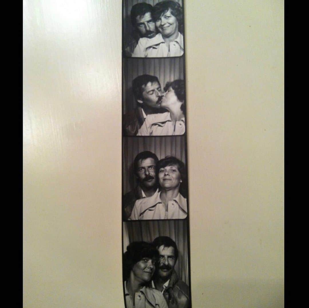 ジェシカ・ゾアのインスタグラム：「Miss him every day! 🖤 My Grampy! (Grammy love you to the moon!!) 🖤」