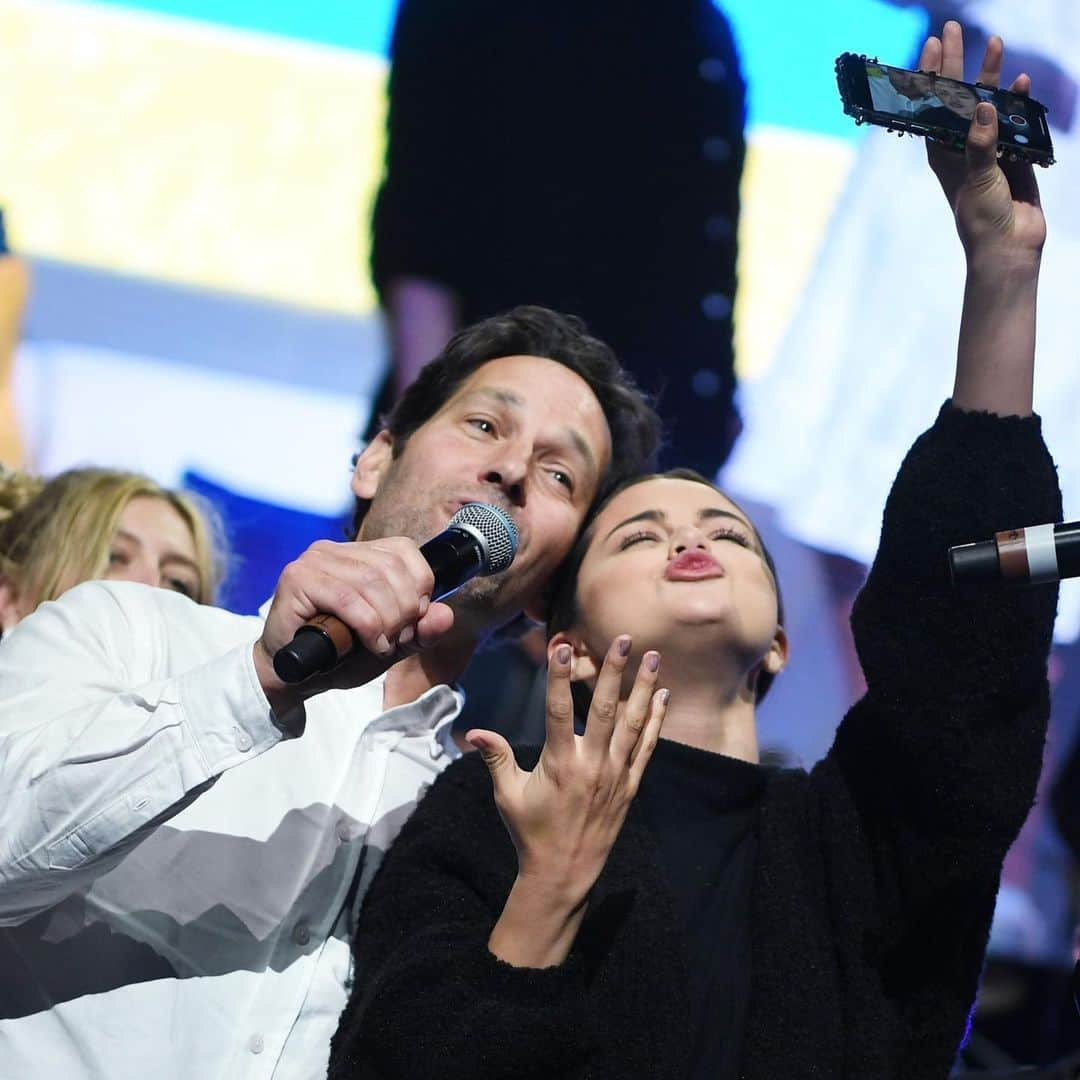 E! Onlineさんのインスタグラム写真 - (E! OnlineInstagram)「The heart wants what it wants: More photos of Selena Gomez & Paul Rudd's friendship. ❤️(📷: Getty Images, Shutterstock)」6月10日 3時26分 - enews