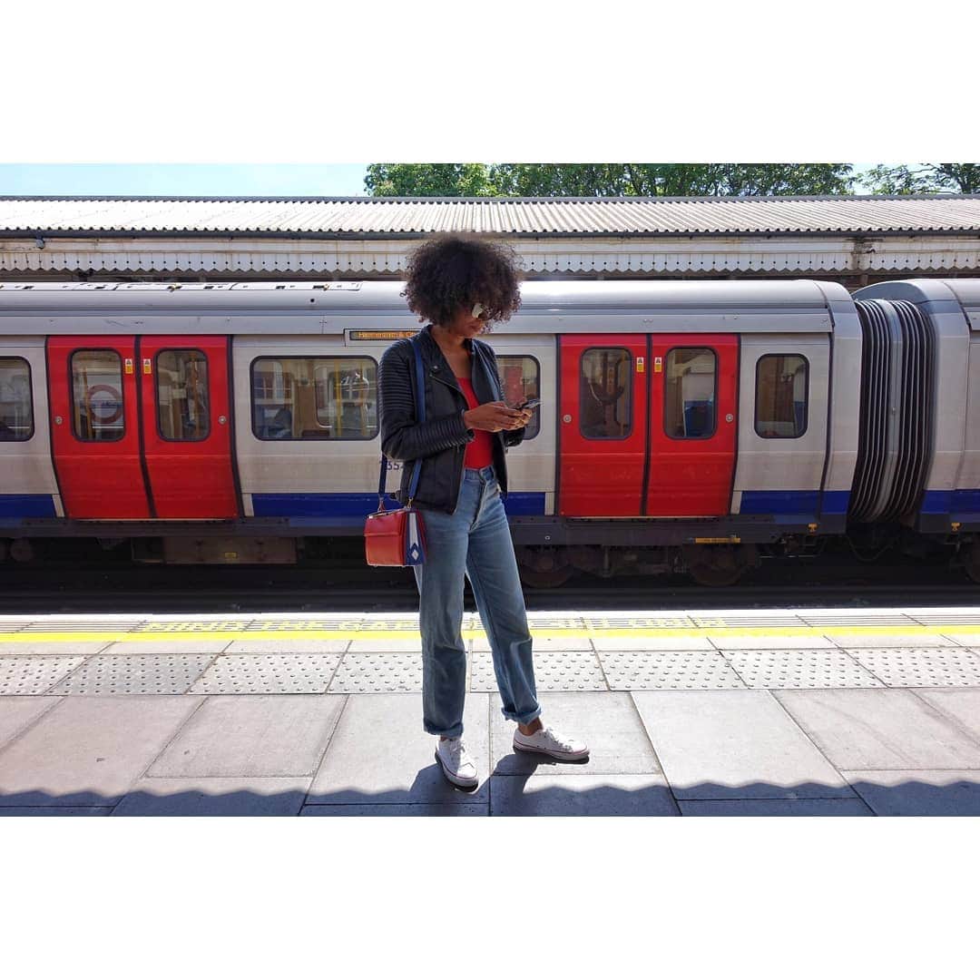 Ana Sofia Martinsさんのインスタグラム写真 - (Ana Sofia MartinsInstagram)「London, circa 2019. 👩🏽‍🎓🇬🇧 #homeiswheretheschoolis」6月10日 3時29分 - miss_ana_sofia