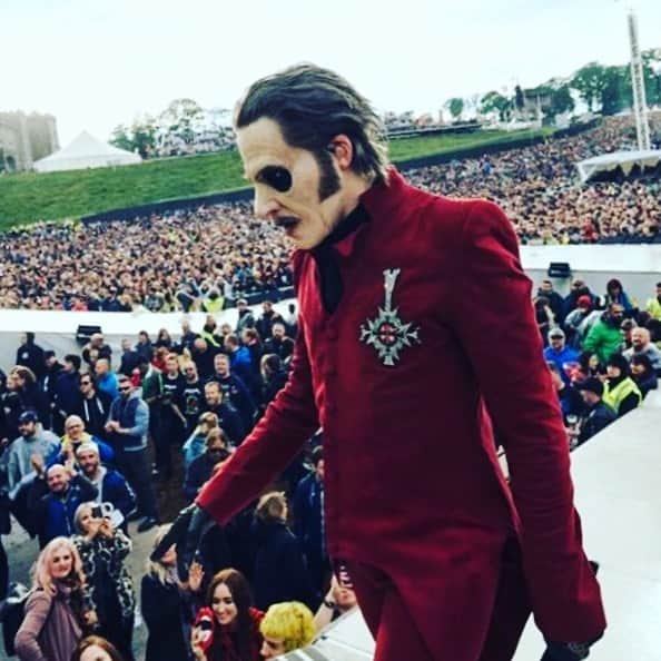 B. Akerlundさんのインスタグラム写真 - (B. AkerlundInstagram)「Someone got a new red suit ........👹🤘🏻 @thebandghost #cardinalcopia #cardic #costumedesign #styledbyb #thebandghost」6月10日 3時32分 - bcompleted