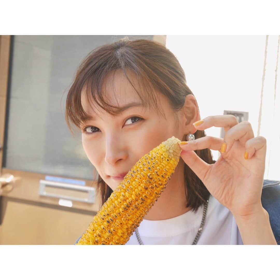 佐々木希さんのインスタグラム写真 - (佐々木希Instagram)「小樽へ！ ぷらぷら♡ 可愛らしい北一硝子のコップやオルゴールなどなど小樽ならではの物たちをget👍  なんて楽しいのだ！  #大政絢 さん #北海道旅 #小樽 #北一硝子 #小樽オルゴール堂」6月9日 18時47分 - nozomisasaki_official