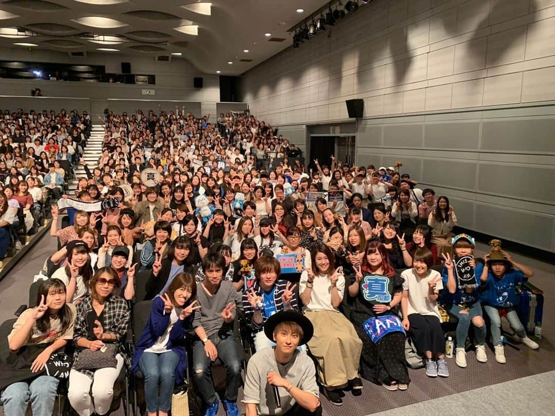 與真司郎さんのインスタグラム写真 - (與真司郎Instagram)「-THIS IS WHO I AM- After Partyトークショー大阪２公演ありがとうございました😊 You guys are the BEST👍 Love you❤️」6月9日 18時48分 - shinjiroatae1126