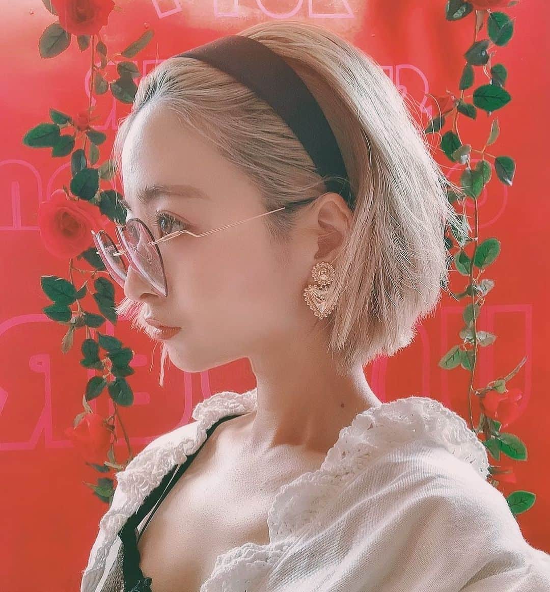 のインスタグラム：「. . 原宿店にはアクセ&小物も豊富にあるから見に来てね🦋.(ピアスは私物🤭) . ありがたいことに在庫の確認や質問等沢山dmにて頂いているのですがなかなか追いついてなくてごめんなさい💦. 結構同じご質問も多かったりもするのでみんなが見れるコメントにてご質問頂けると共有出来ると思うので在庫確認やご質問は是非こちらのコメントにてお願いします😘❤️どしどし！  #lastvirgin #harajuku」