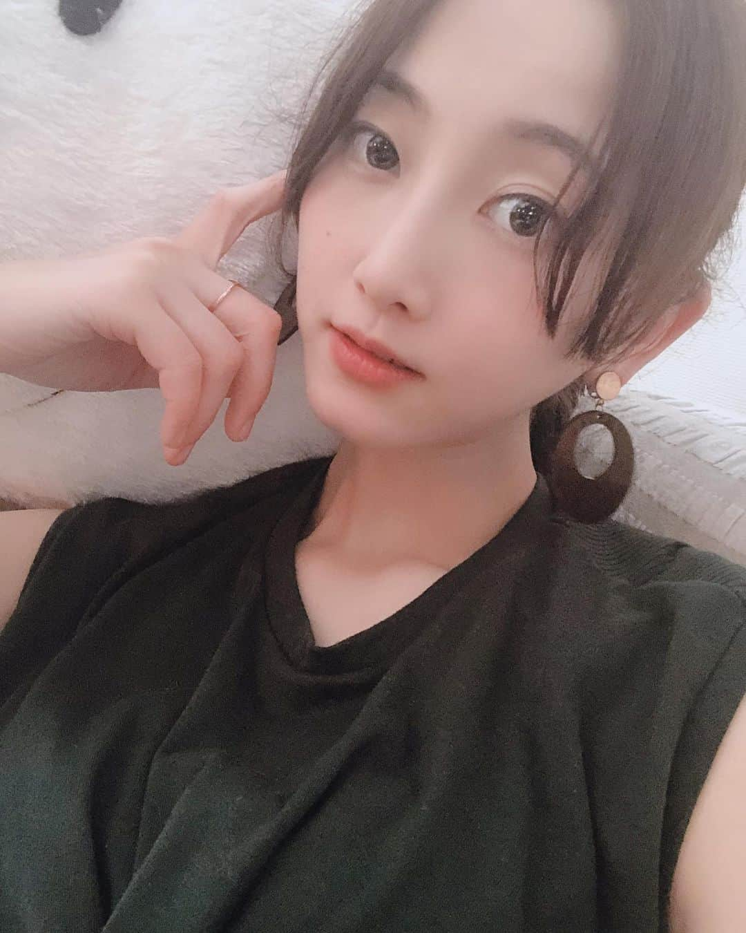 松井玲奈さんのインスタグラム写真 - (松井玲奈Instagram)「前髪伸ばしてるの評判がいいのでとても嬉しいです。 今年の夏は大人化計画で頑張ります。もう28ですってよ。」6月9日 19時18分 - renamatui27