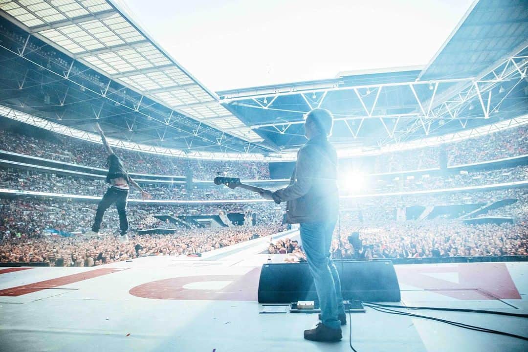 Maroon 5さんのインスタグラム写真 - (Maroon 5Instagram)「LONDON 6.8.19 WEMBLEY STADIUM」6月9日 19時21分 - maroon5