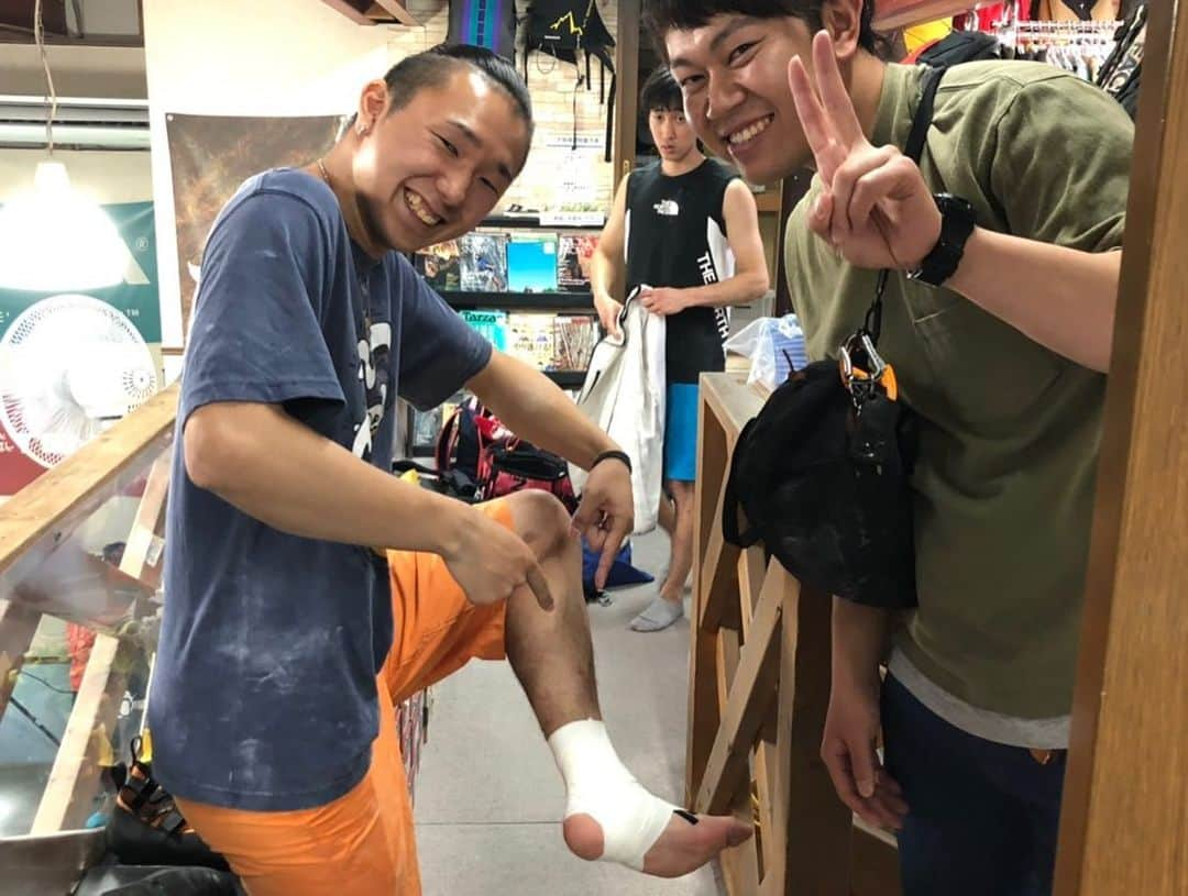 長澤青空さんのインスタグラム写真 - (長澤青空Instagram)「仙台カップ2日目ボルダリング🧗‍♀️ 2日目は選手として参加したものの4トライ目でリタイア🙄 全く何してんだか！って感じで3度目の左足首負傷、、、 2日目もスタッフやればよかった… それはまあ良しとして、、、 ユース世代がすごく伸びてきてると感じた仙台カップになりましたなあ🤔 東北全県から参加者が来て、どの県のユースも強い強い💪 上位に食い込むのはユースばかり…頑張らねば成人…  緊張感バチバチのコンペって感じでは無かったからか皆登る時も待ち時間も楽しそうで良い大会だったと思います！  運営の方々、選手の皆様お疲れ様でした！2日間ありがとうございました！！ #climbing #クライミング #ボルダリング #bouldering #sport」6月9日 19時33分 - foifoi3