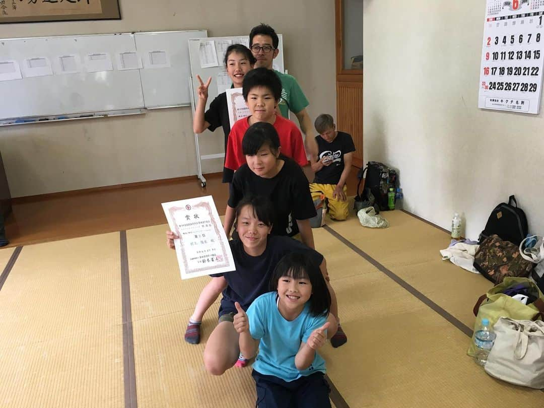 長澤青空さんのインスタグラム写真 - (長澤青空Instagram)「仙台カップ2日目ボルダリング🧗‍♀️ 2日目は選手として参加したものの4トライ目でリタイア🙄 全く何してんだか！って感じで3度目の左足首負傷、、、 2日目もスタッフやればよかった… それはまあ良しとして、、、 ユース世代がすごく伸びてきてると感じた仙台カップになりましたなあ🤔 東北全県から参加者が来て、どの県のユースも強い強い💪 上位に食い込むのはユースばかり…頑張らねば成人…  緊張感バチバチのコンペって感じでは無かったからか皆登る時も待ち時間も楽しそうで良い大会だったと思います！  運営の方々、選手の皆様お疲れ様でした！2日間ありがとうございました！！ #climbing #クライミング #ボルダリング #bouldering #sport」6月9日 19時33分 - foifoi3