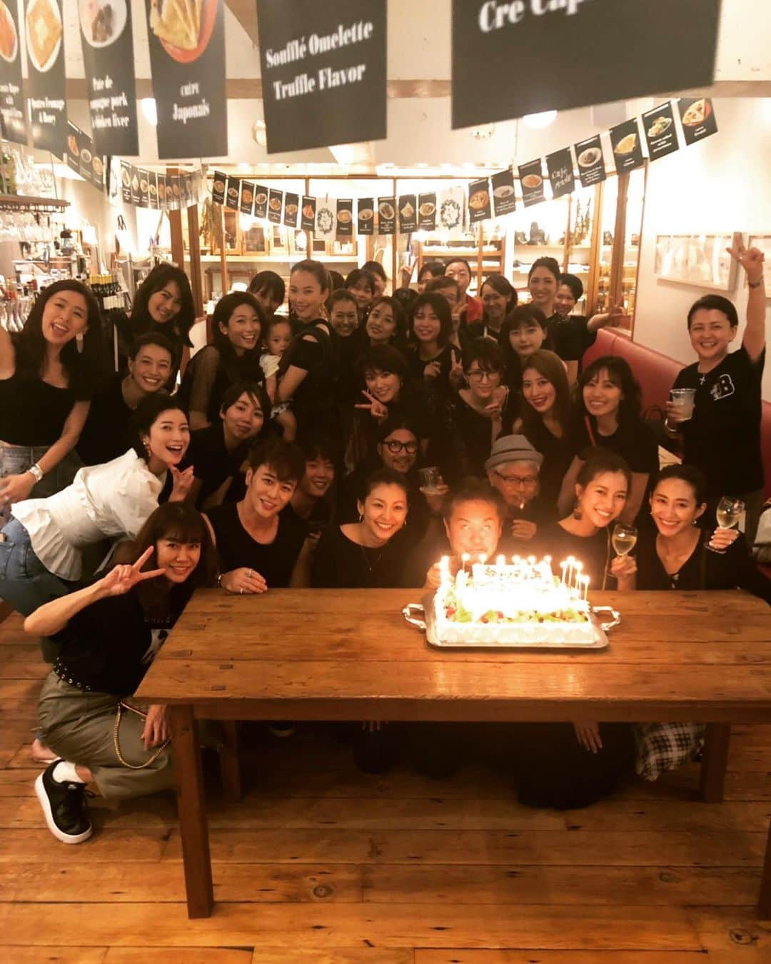 佐藤飛鳥さんのインスタグラム写真 - (佐藤飛鳥Instagram)「所属事務所IDEAの上半期合同誕生日会🎉 今年はいつもと違って沢山のゲームで大盛り上がりでした🤗 わたしもなぞなぞで賞品ゲットできて、ちむたんとなぞなぞ遊びしててよかった😂笑ここで生かされるとは。 お久しぶりな方々にも沢山お会いできて楽しかった‼️ 沢山刺激を受けてまた気持ち新たに頑張ります🙋‍♀️ 毎年ステキな企画をしてくれるあったかい事務所に大感謝です！ #idea#ideamodels#teamidea#合同誕生日会#毎年ありがとう」6月9日 19時30分 - s_asuka1278